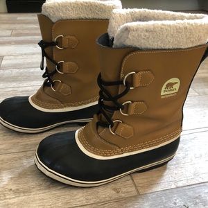 Sorel women’s boots size 6